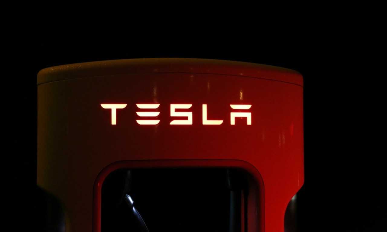 YouTube Hapus Video Tes Kemampuan Autopilot Mobil Tesla